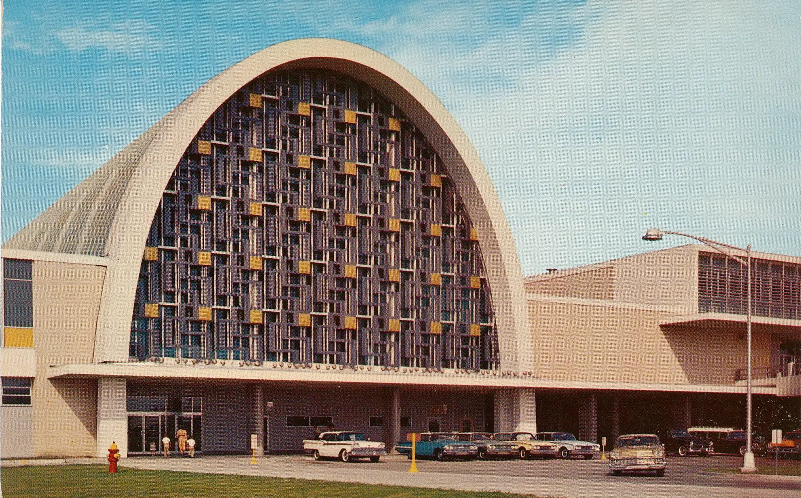 A 1960s postcard of the terminal at Moisant Airport, New Orleans