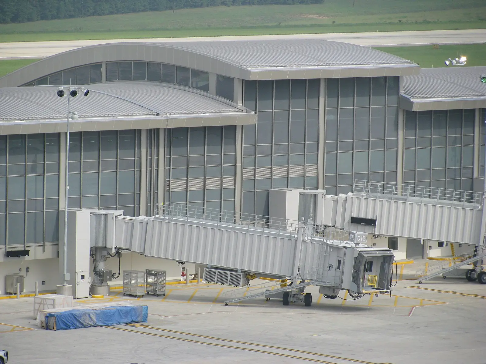 Terminal 2 and its jet bridges at Raleigh-Durham International Airport